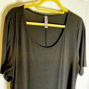 EUC solid black 2xl Lularoe Perfect tee